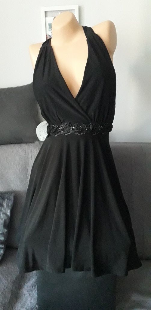 Piękna czarna sukienka ( okazjonalna)