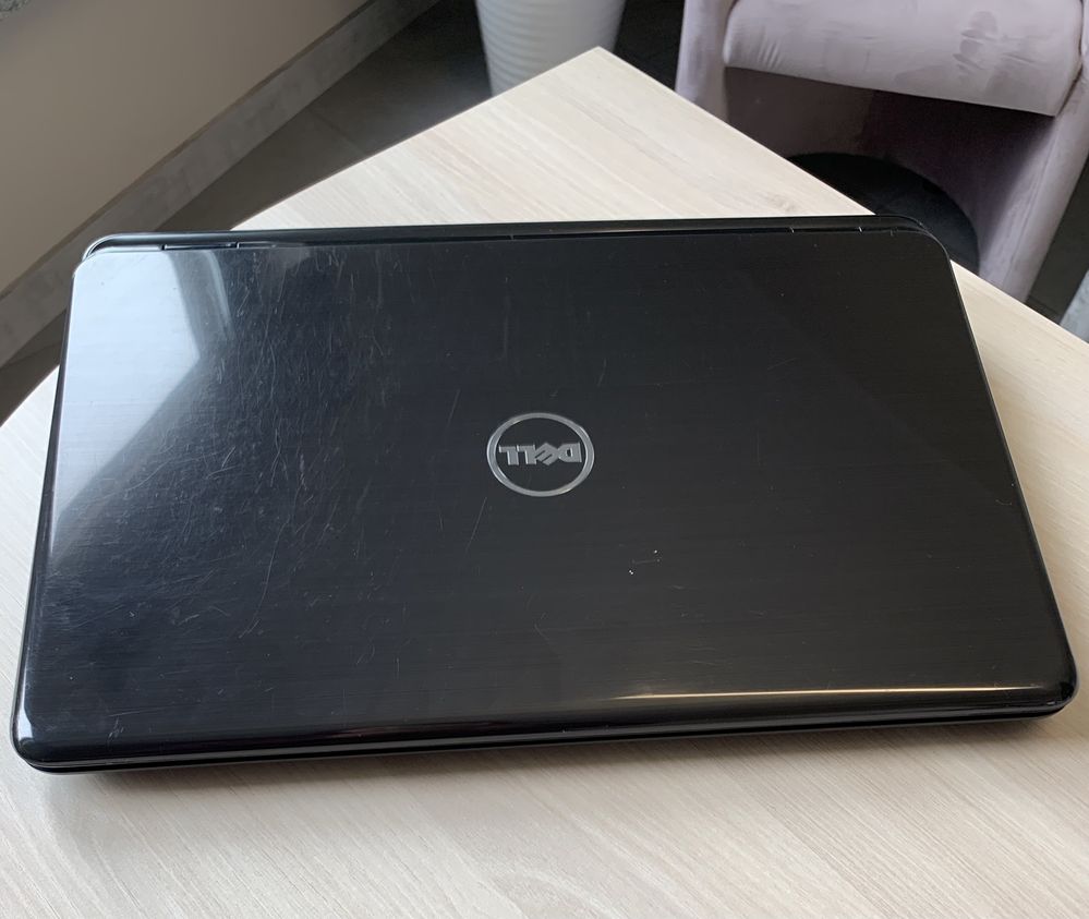 Dell Inspiron N7110 laptop