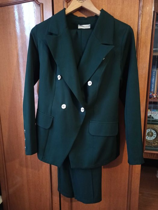 Костюм з брюками жіночий зелений