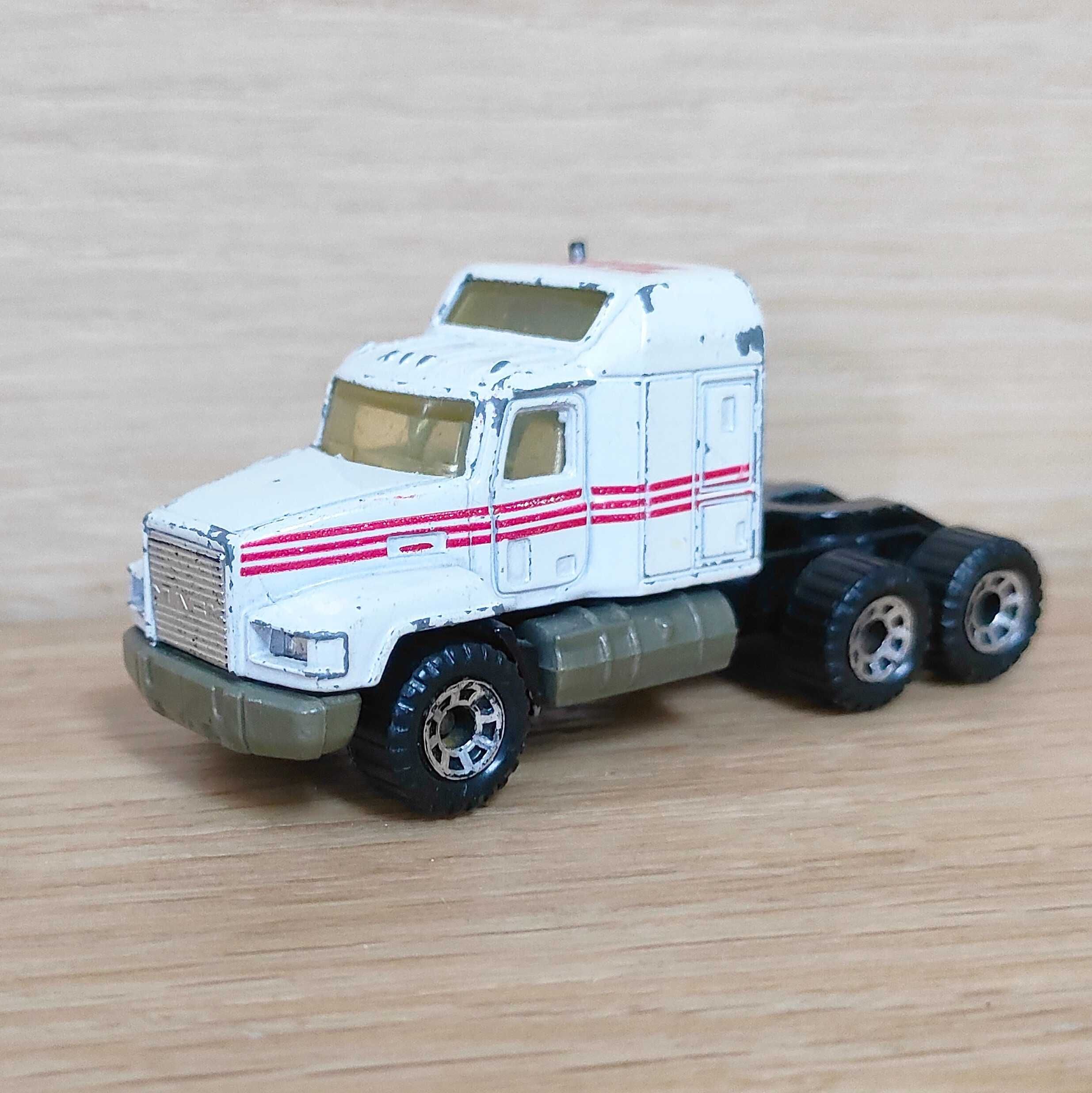 Matchbox MACK CH600.