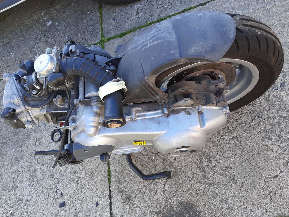 Motor com componentes vespa 125 gts