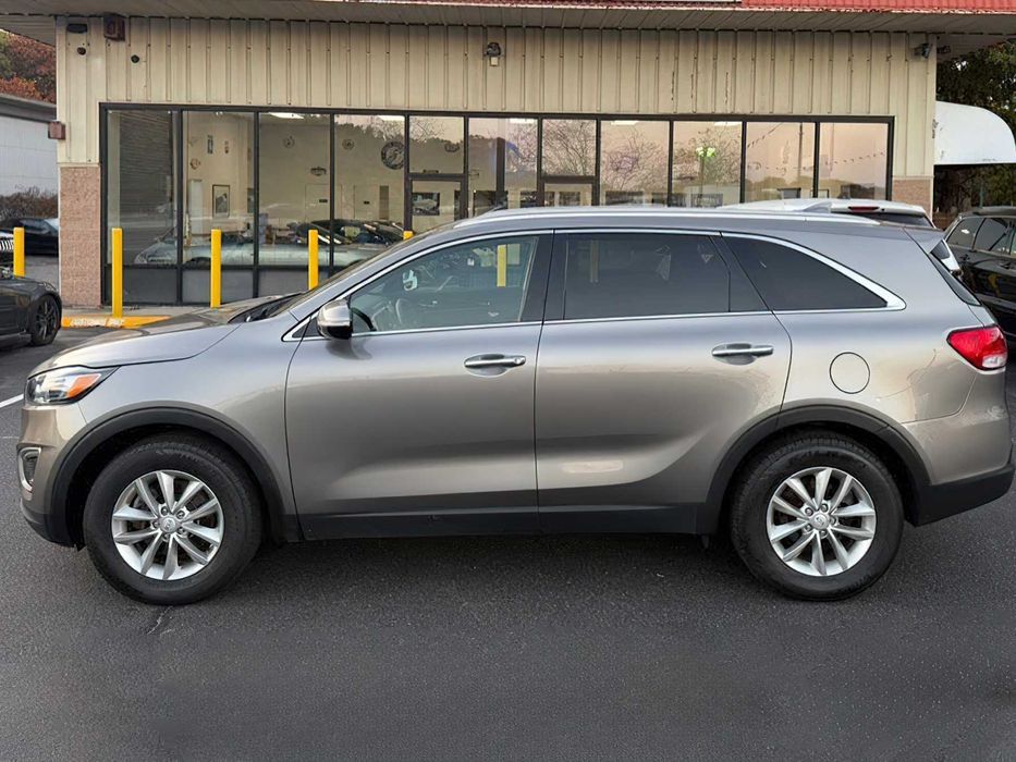 Kia Sorento LX      2018
