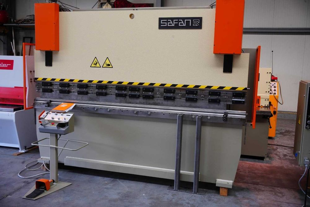 Prasa krawędziowa zaginarka giętarka krawędziarka SAFAN 110t x 3100mm