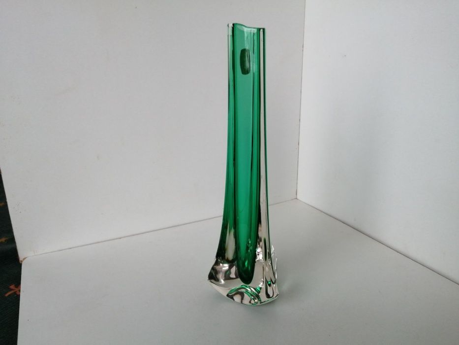 Trójstronny szklany wazon Baxter Aquamarine Green Whitefriars # 9570