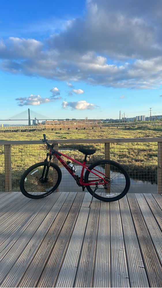 Bicicleta pouco usada, em muito bom estado