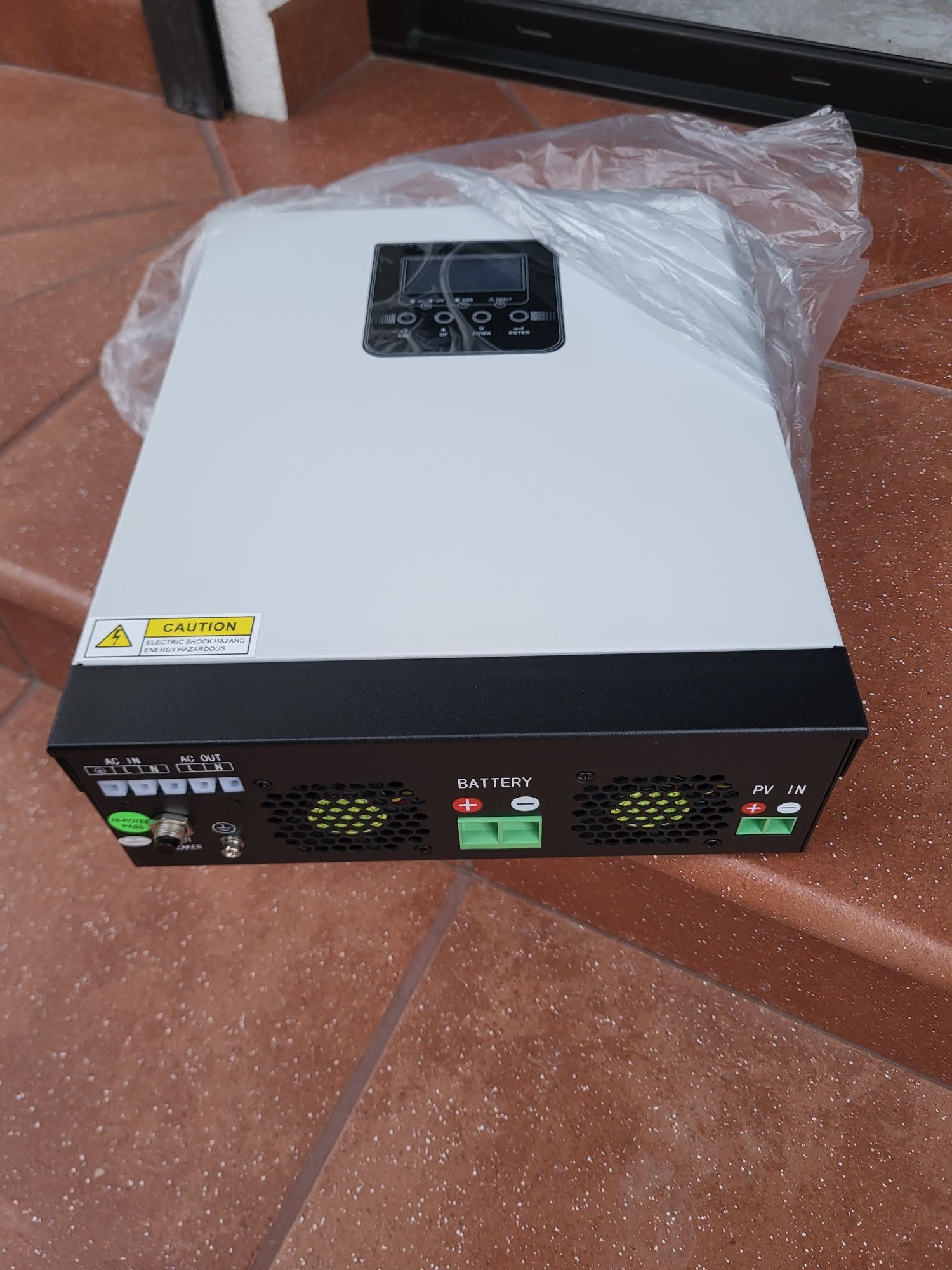 Solar tracker, Inwenter Inventer Hybrydowy Falownik HMS 3K-24V Solar