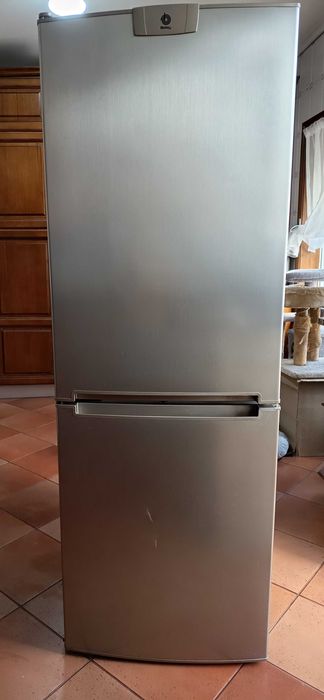 Frigorífico combinado Balay , usado com         algumas marcas