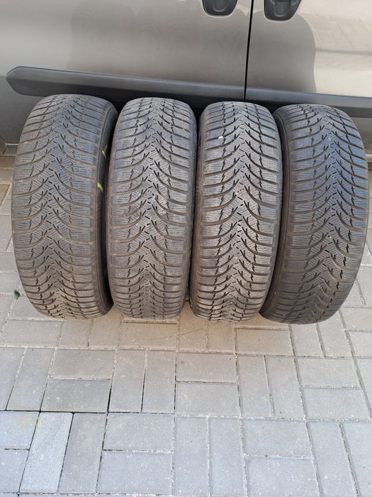 Opony zimowe 4szt 215/60R17 Dot 3122