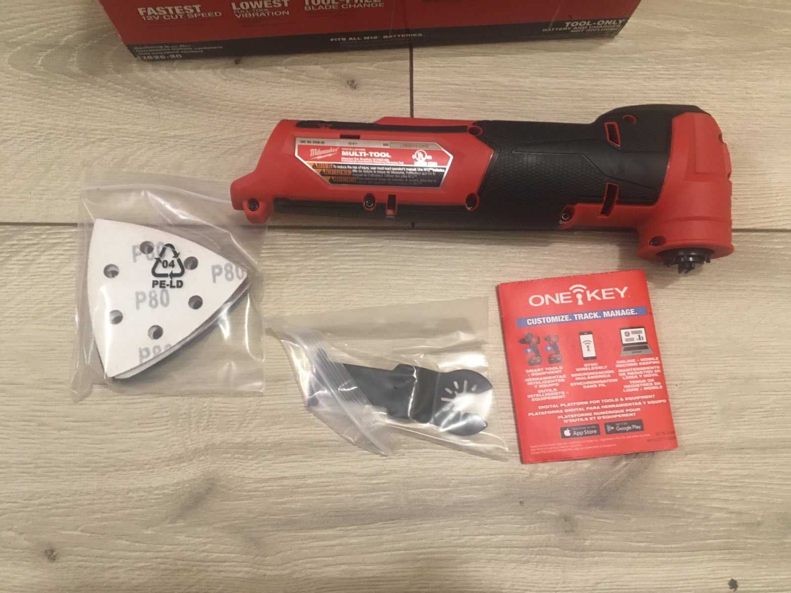 Milwaukee M12 2526-20 (реноватор) FUEL™ Аккумуляторный мультитул