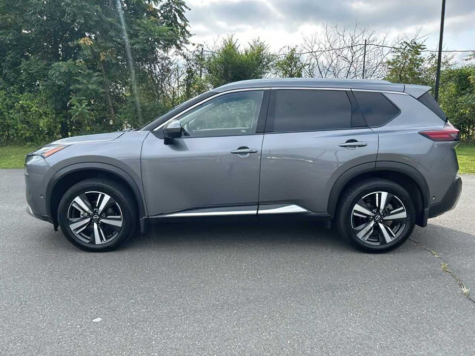 Nissan Rogue Platinum      2023