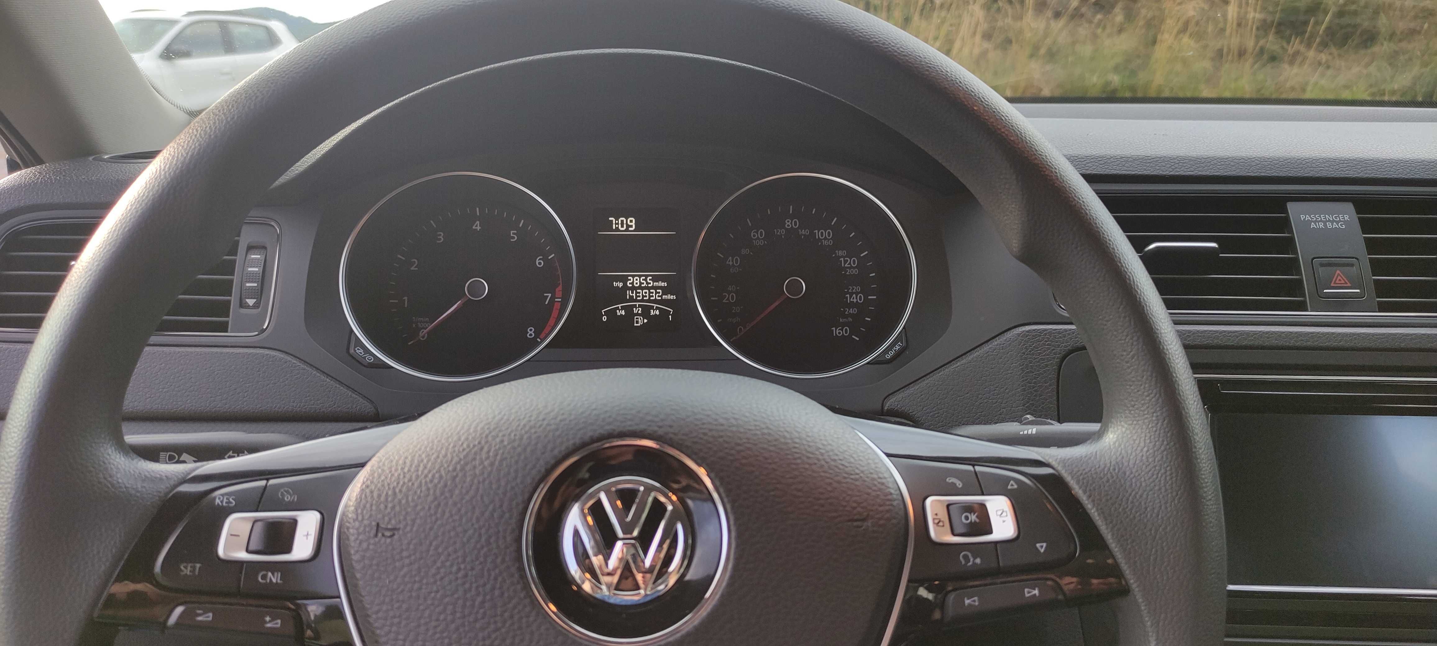 Perłowo Niebieski Volkswagen Jetta 1.4 TSI 2016, Automat, Benzyna,