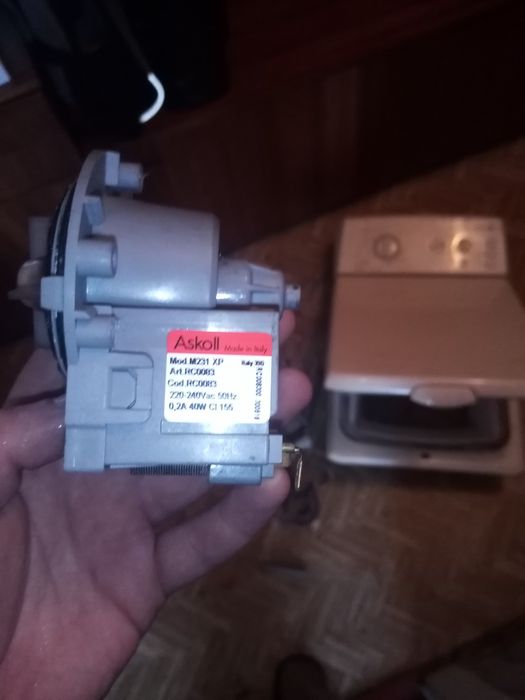 Продам мотор,помпу.З пральної машини Gorenje WT 52111