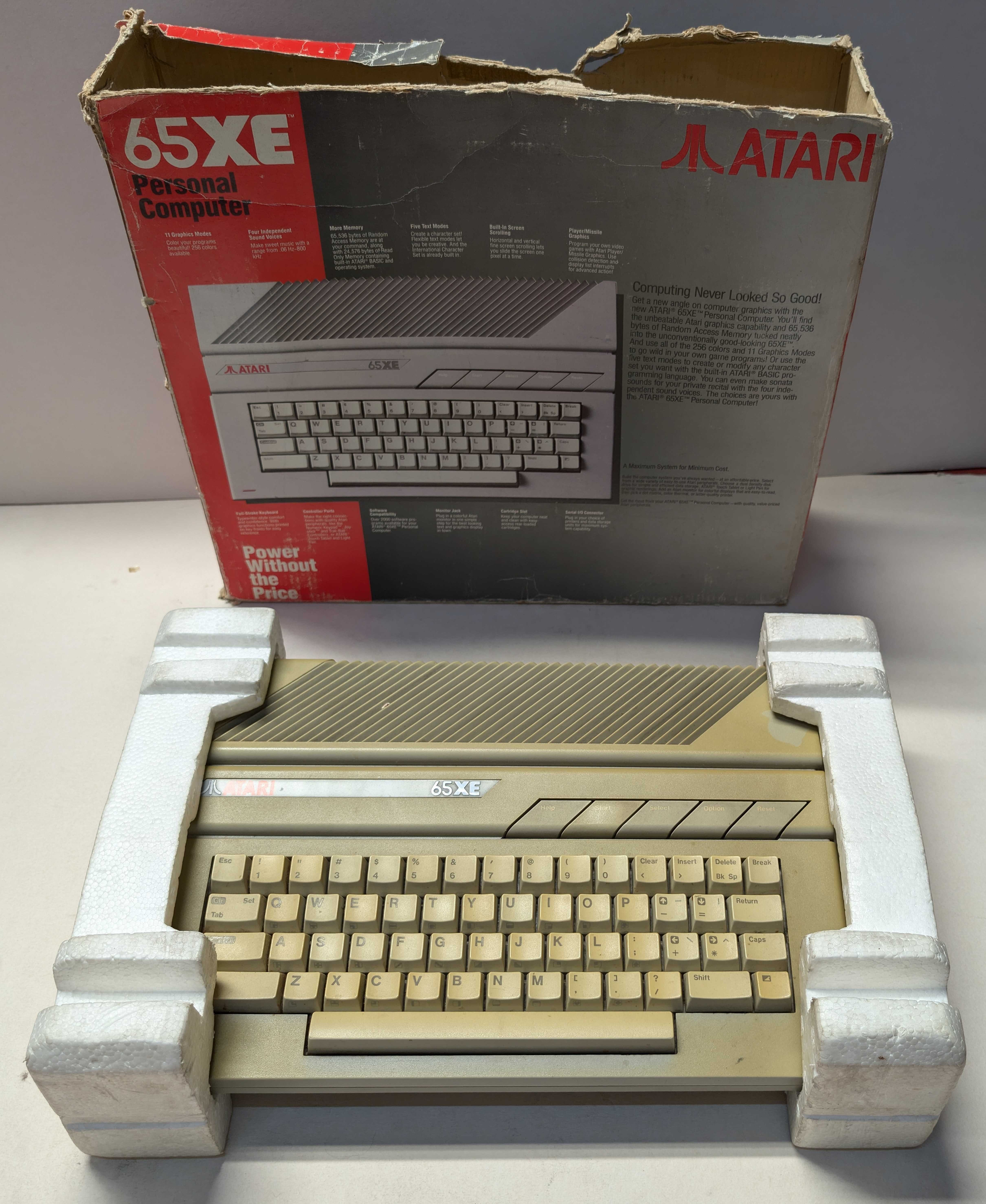 Komputer Atari 65XE + zasilacz + pudełko + instrukcje