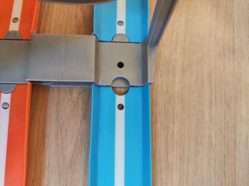 Zestaw Hot Wheels Podwójna Pętla do strzelania autami