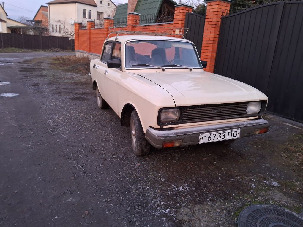Продам машину москвич