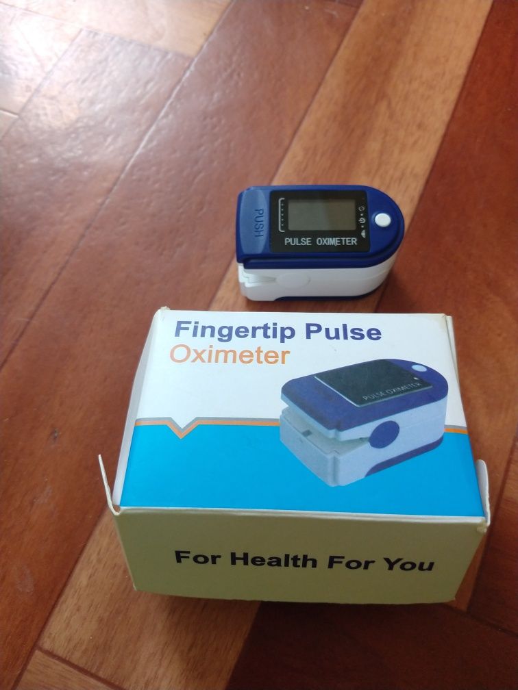 Пульсометр Fingertip Pulse Oximeter
