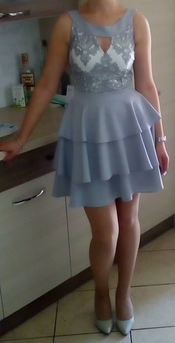 Szara krótka sukienka na wesele