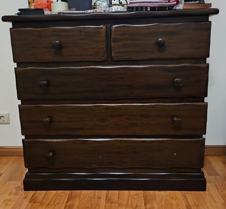 Vendo conjunto cama comoda e mesinha de cabeceira