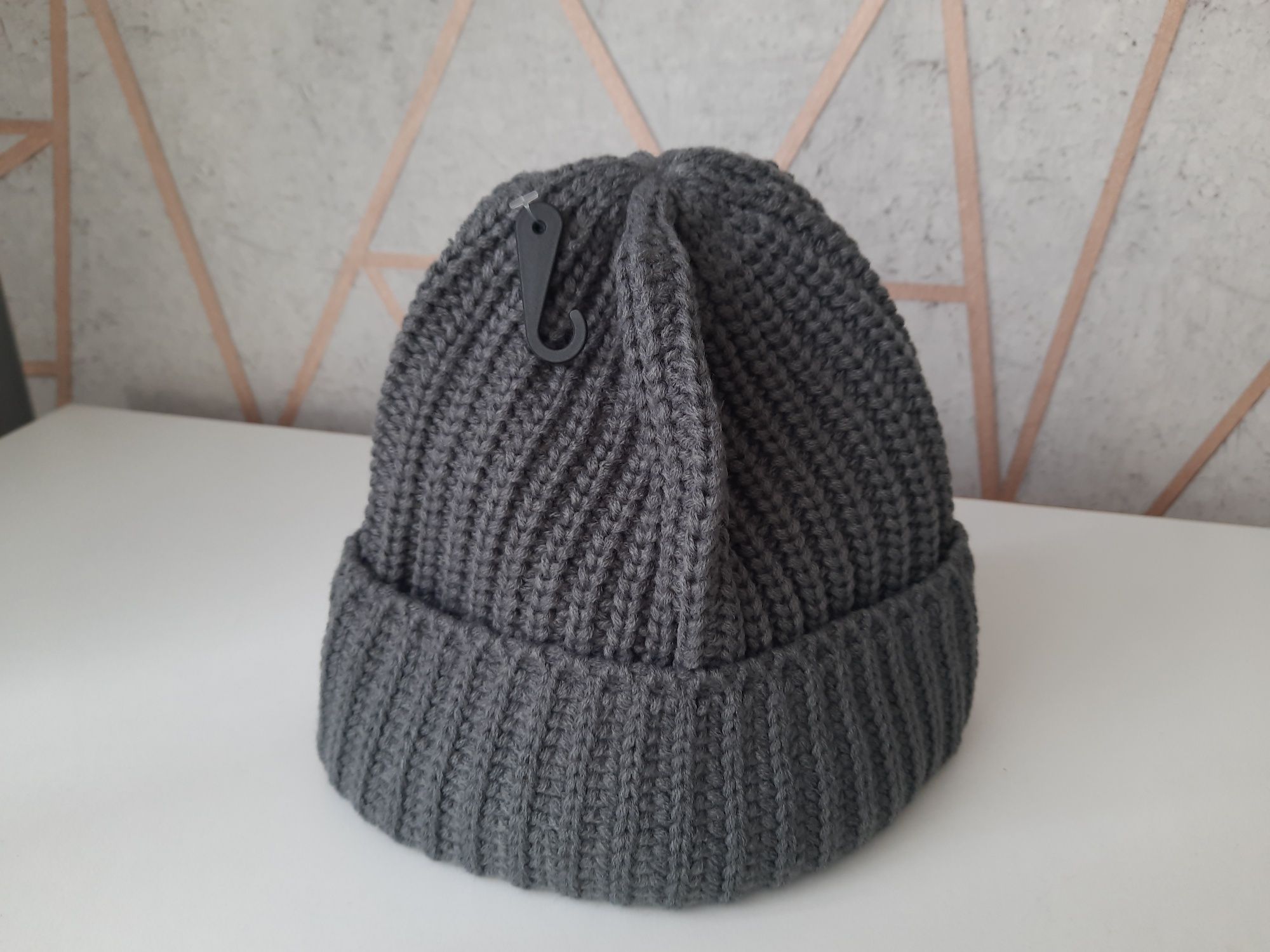 Nowa czapka zimowa z dzianiny akrylowej