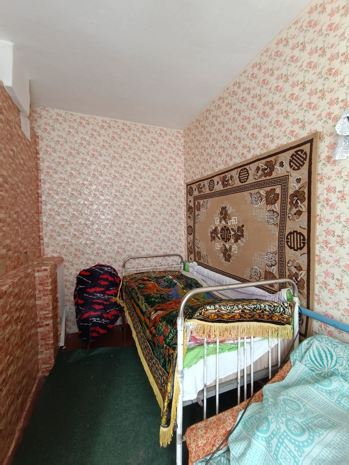 Цегляний будинок в с. Боромики