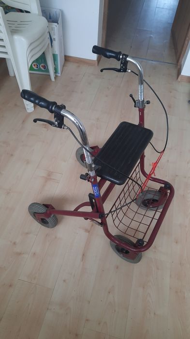 Chodzik inwalidzki balkonik prowadzenia osoby starszej Seniora senior