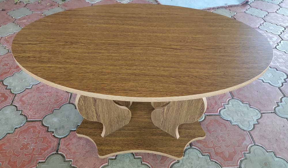 Журнальный стол в идеальном состоянии