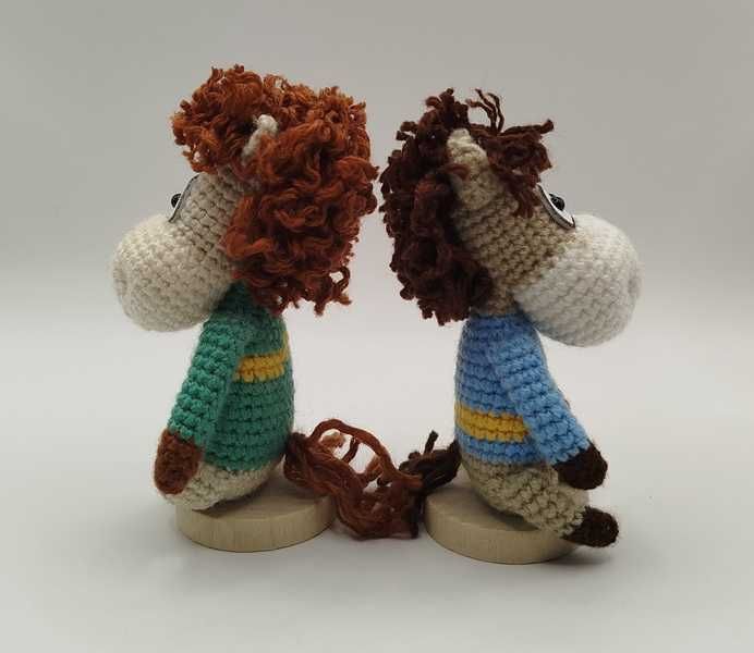 Лошадка в'язана іграшка ручна робота лошадь конь символ року