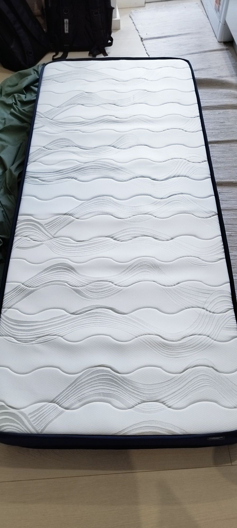 Vendo - Colchão de Solteiro com Reforço lombar