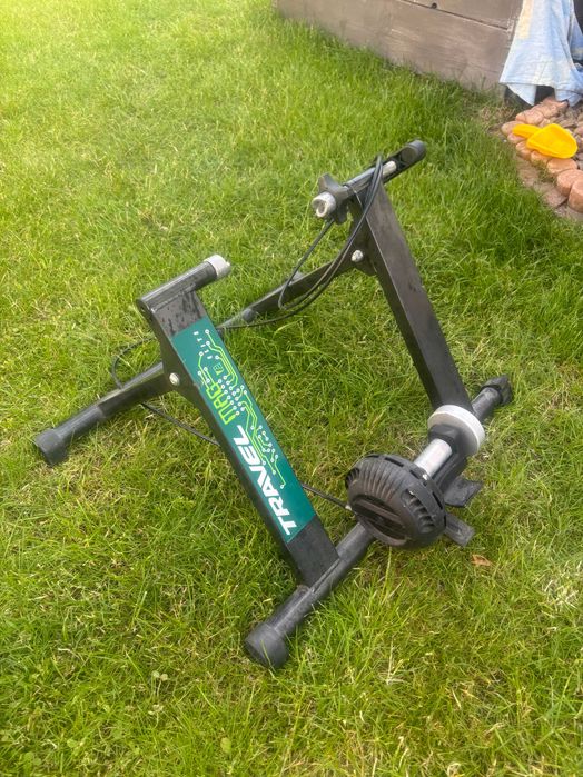 Trenażer rowerowy Elite Travel.