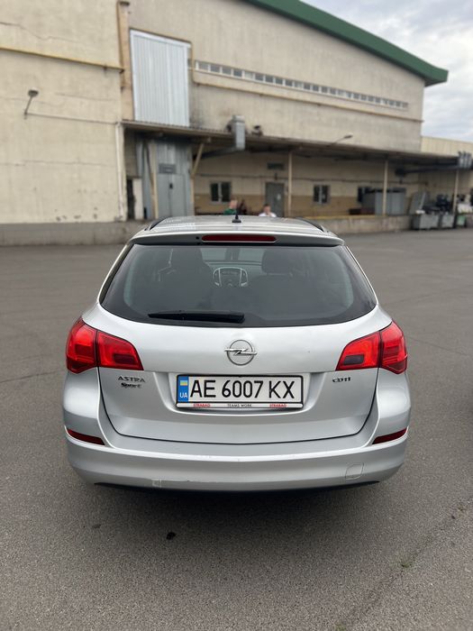 Opel Astra J 2011 1,7 CDTI