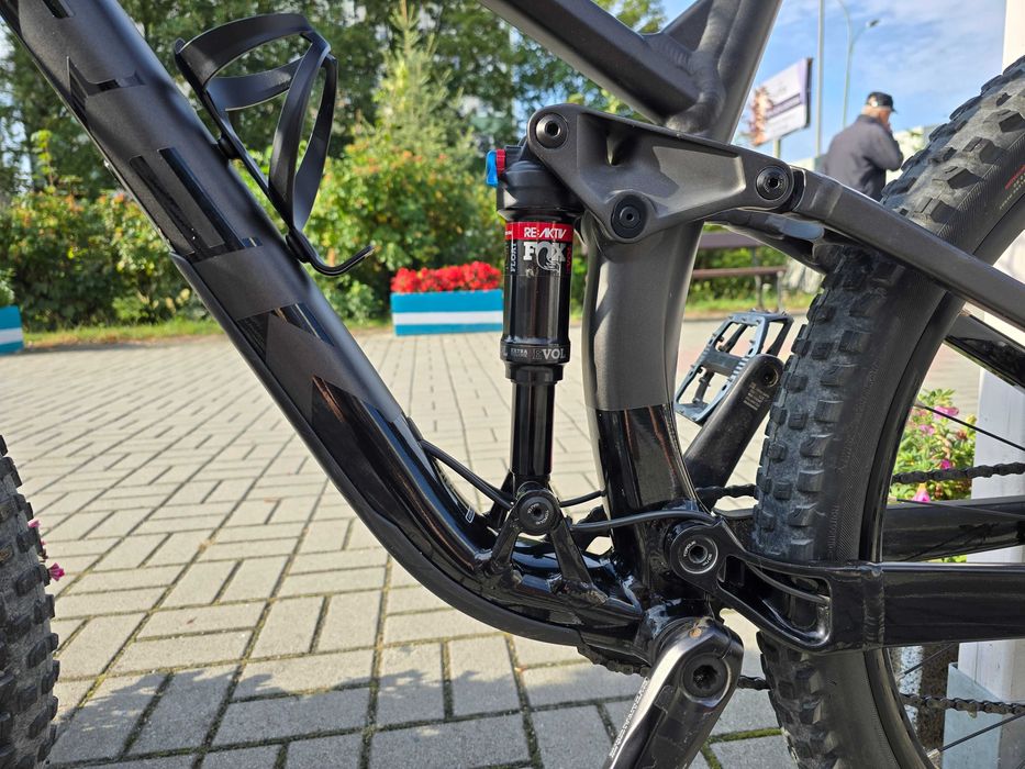 Trek FUEL EX 8 XT ML 29 BK-BK 2020