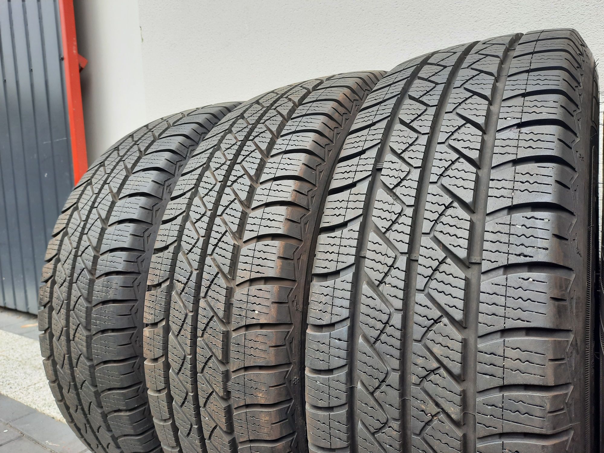 4 opony 215/65 R16C Goodyear Vector4seasons 2023r 8.5mm