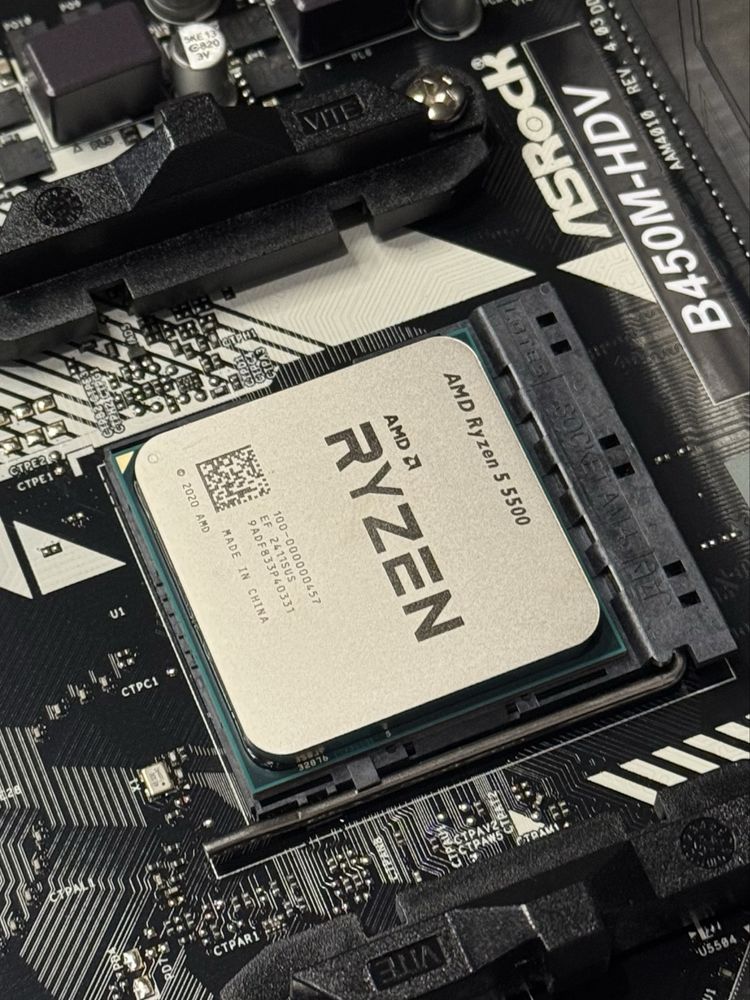 НОВОЕ Комплект Ryzen 5 5500, B450, 16gb 3200mhz RGB башня