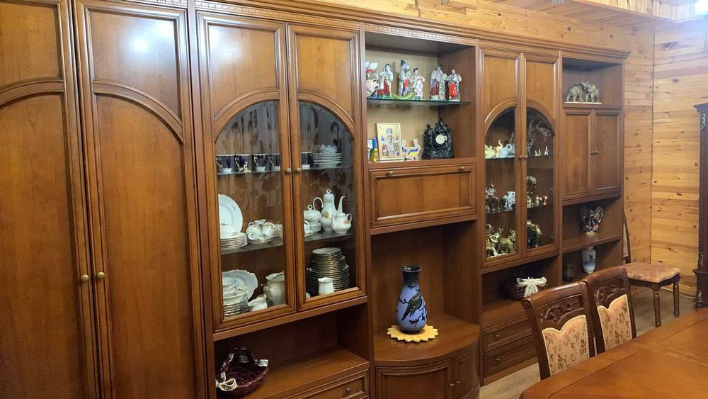 продаеться класическая  мебель в хорошем состояние