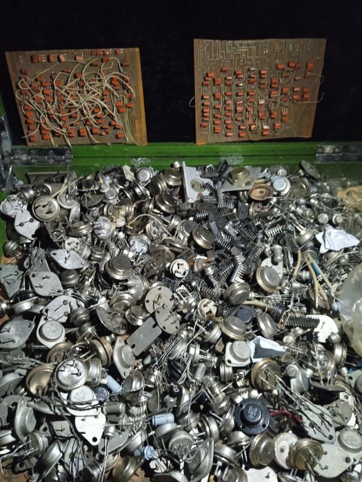 Радіо деталі СССР.