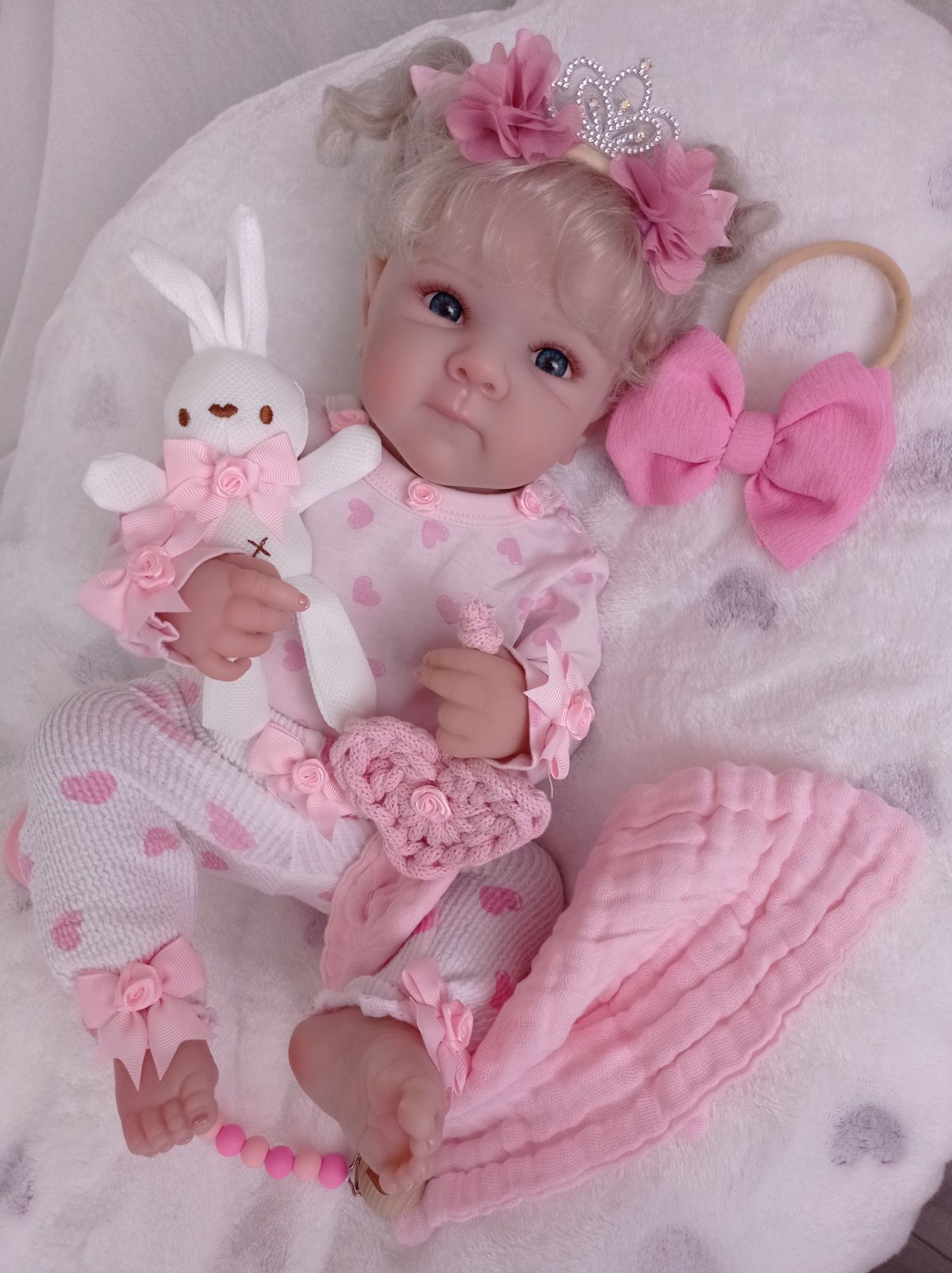 Śliczna lala w typie reborn z miękkiego winylu+wyprawka