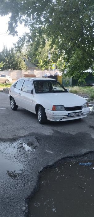 Opel Kadett 1988 год
