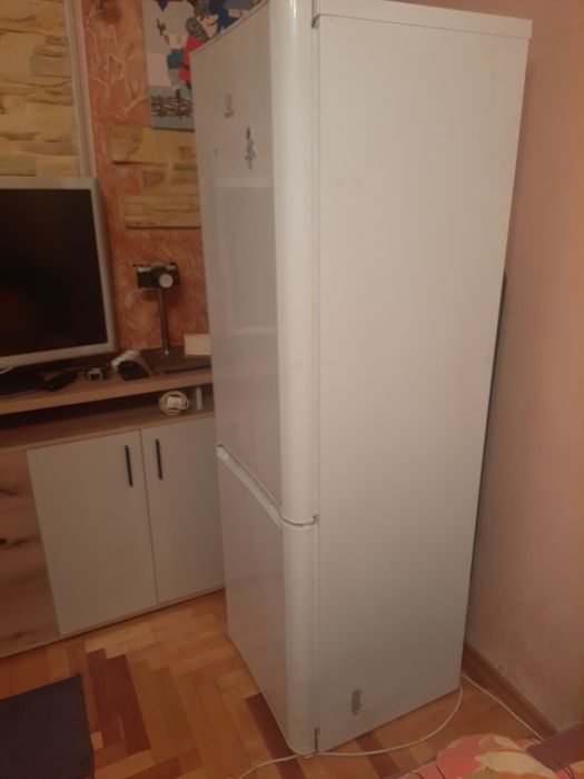 Холодильник indesit