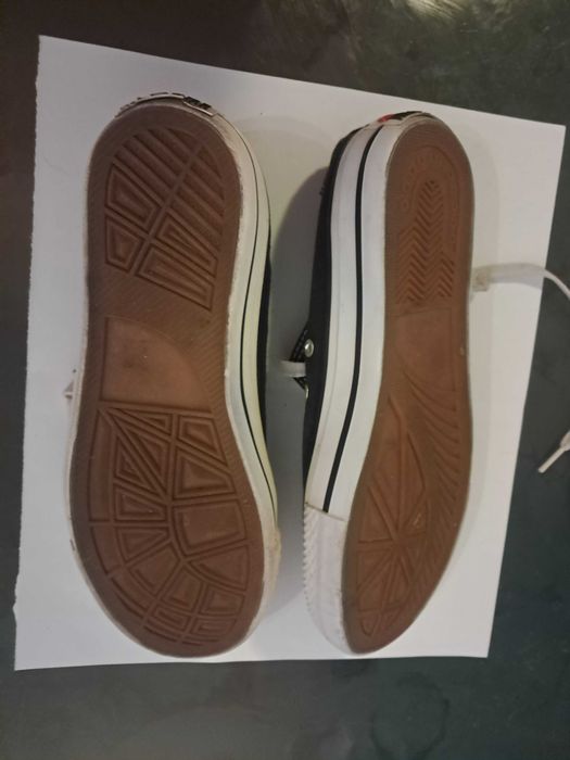 all star de cano curto pretos em bom estado n 38