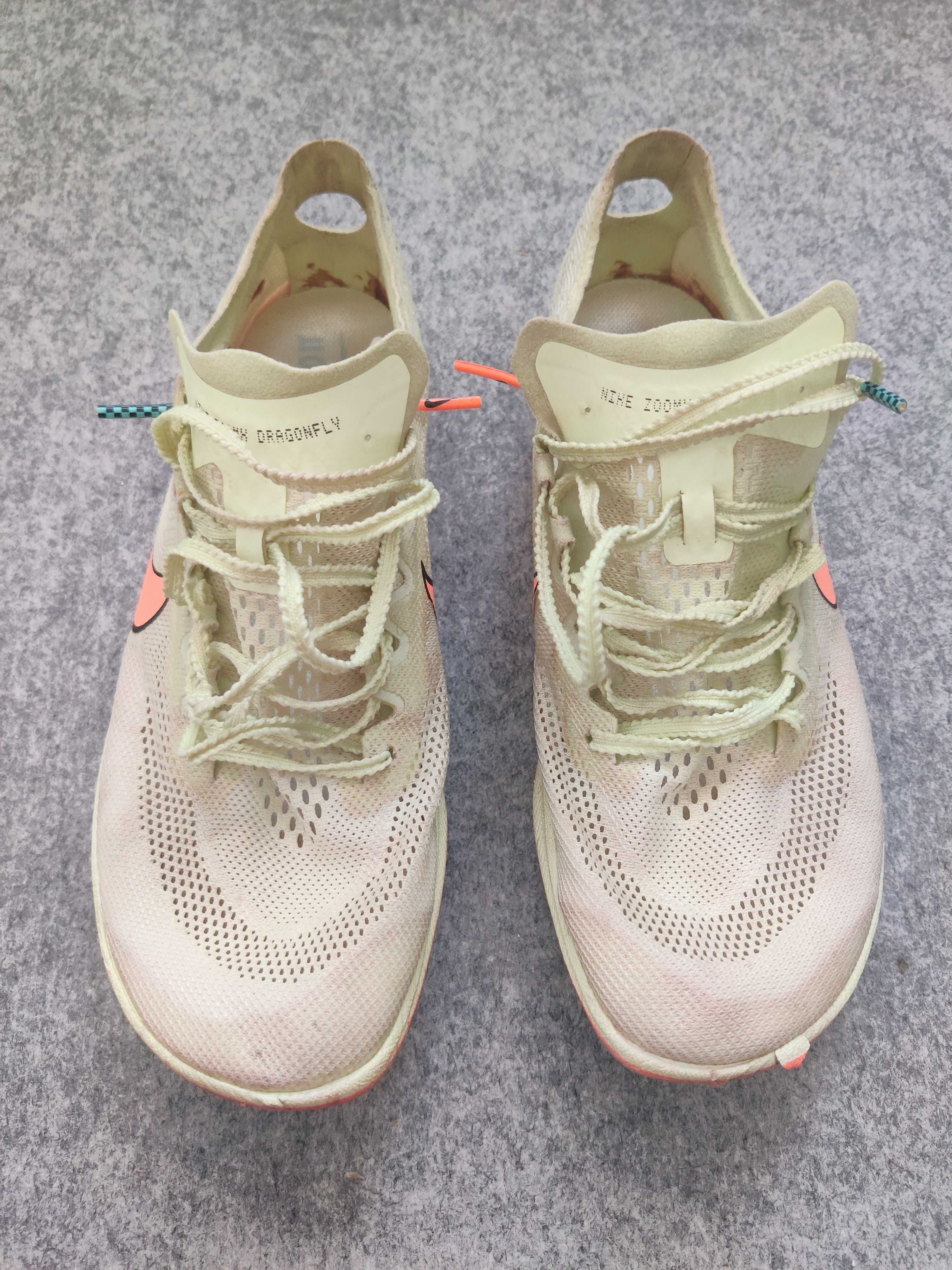 Sapatos bicos Nike Dragonfly tamanho 40