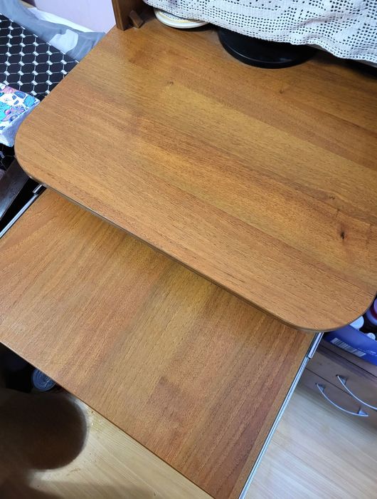 Комп'ютерний стіл / письмовий стіл