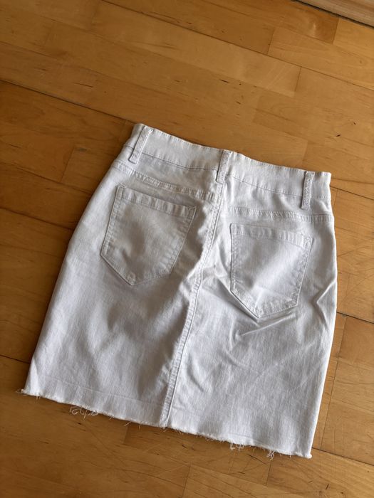 Biała dżinsowa spódniczka S