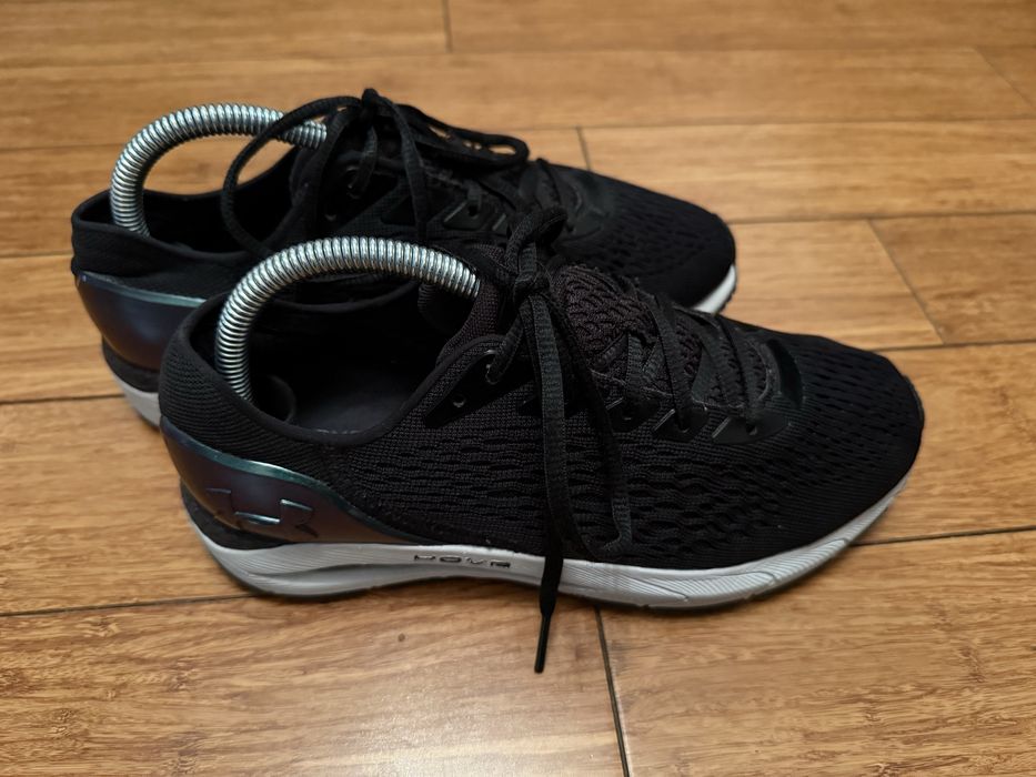 Buty sportowe damskie Under Armour HOVR rozm. 40