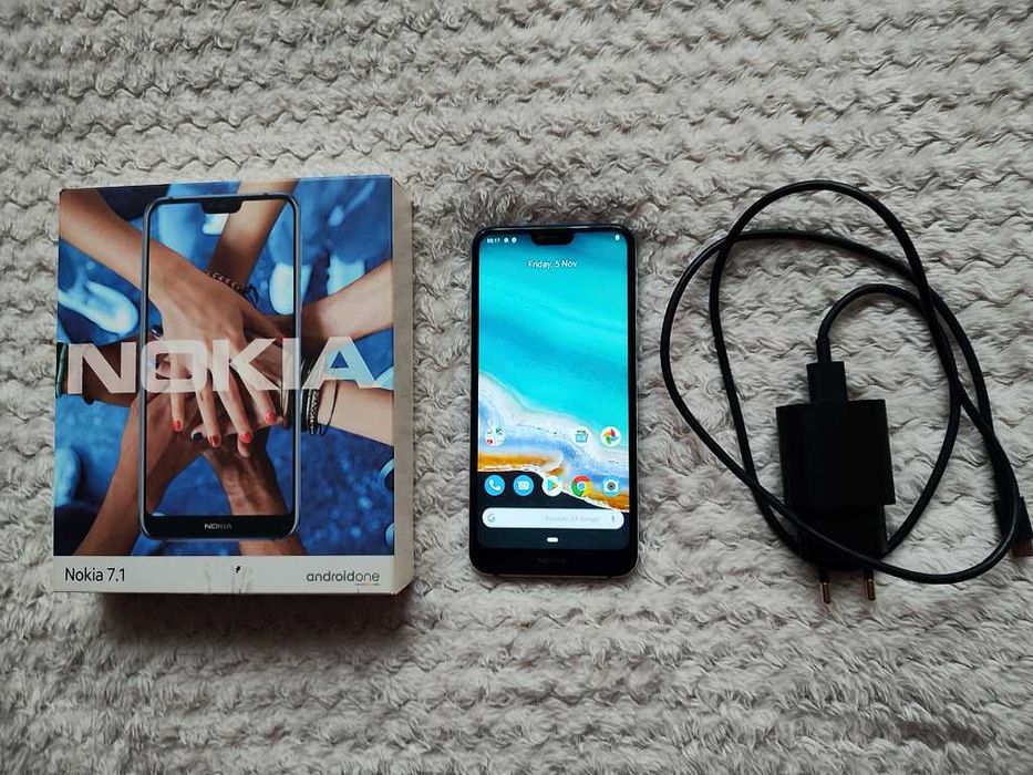 Smartfon Nokia 7.1 Dual SIM granatowy 3 GB RAM