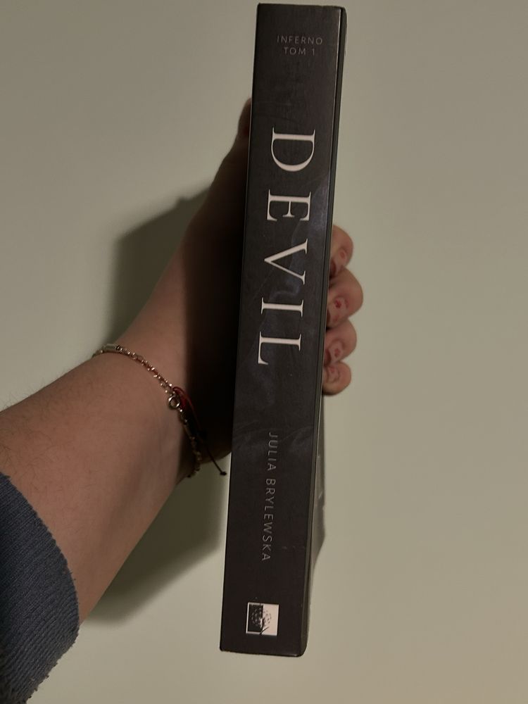 Devil tom I Julia Brylewska
