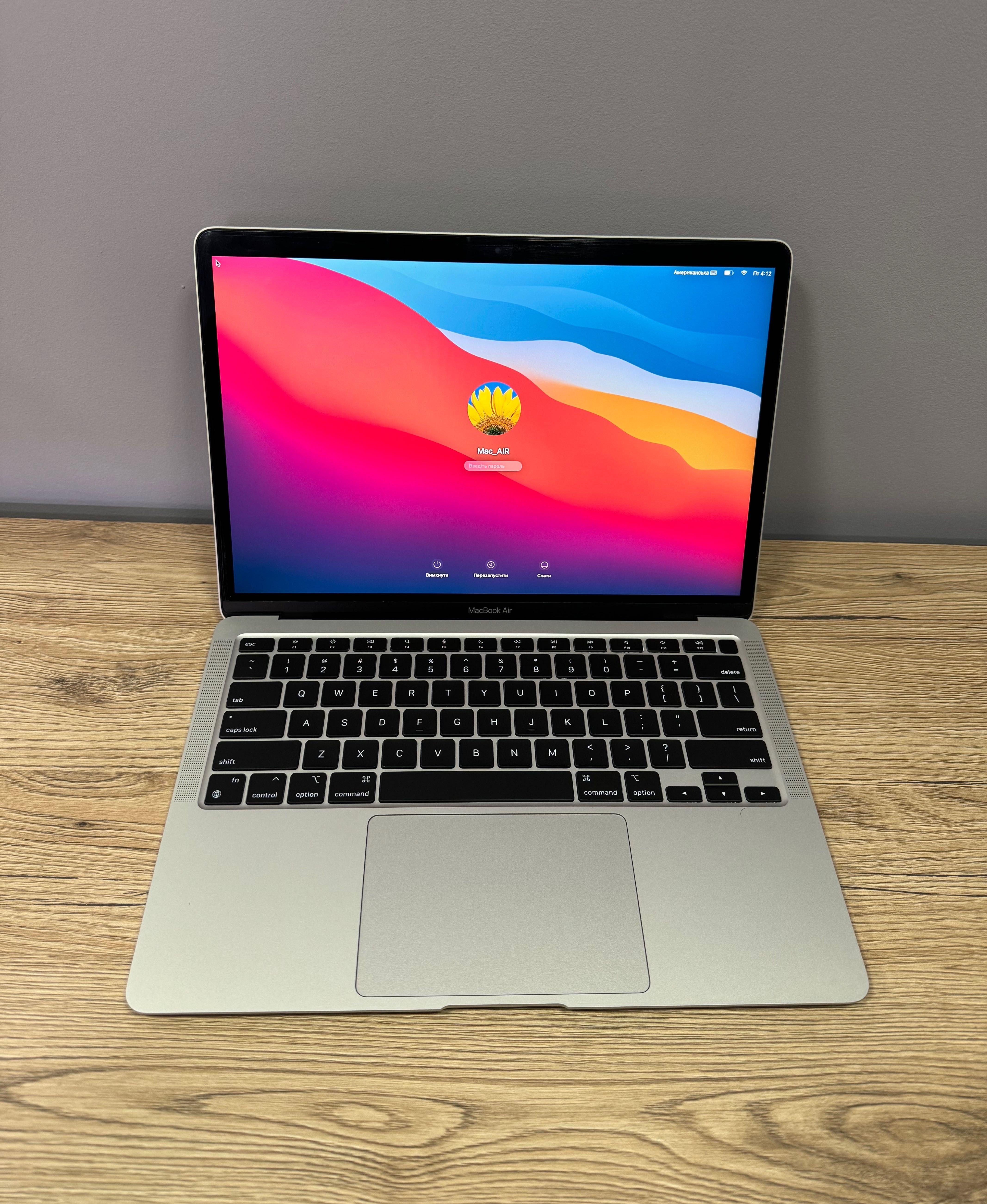 Вживаний MacBook AIR 13 2020 Silver MGN93 M1/8/256