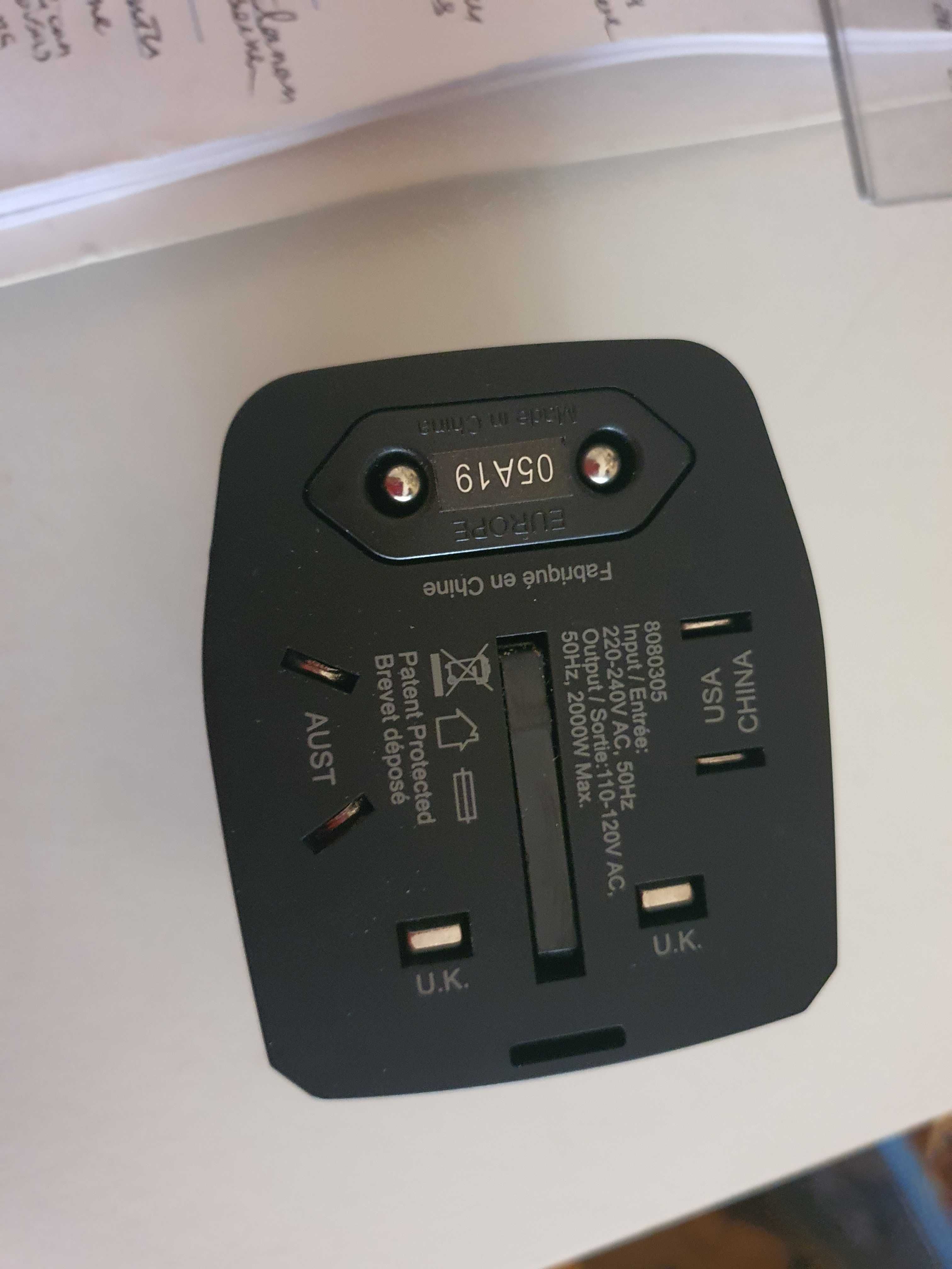 Adaptador/conversor universal para viagem ViTal