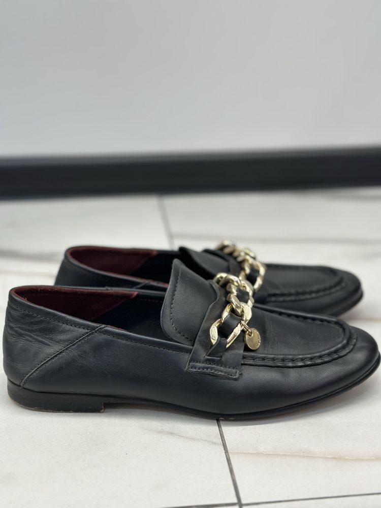 Шкіряні лофери Tommy Hilfiger 38р