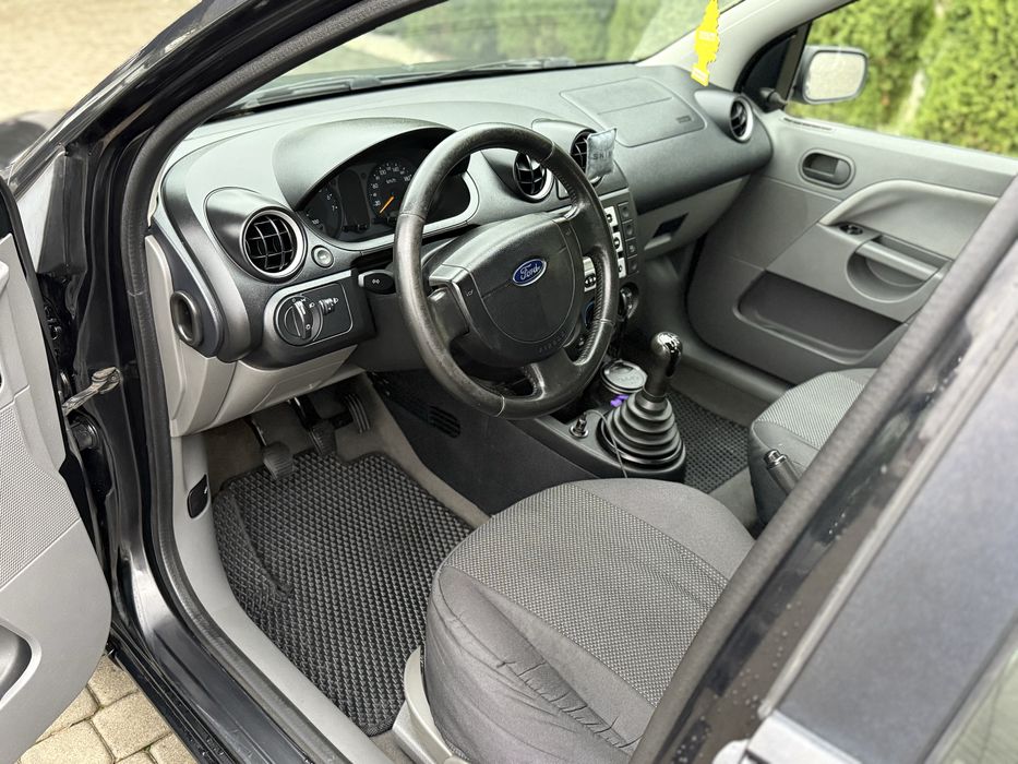 Ford Fiesta 2002 рік 1.4 Бензин Механіка