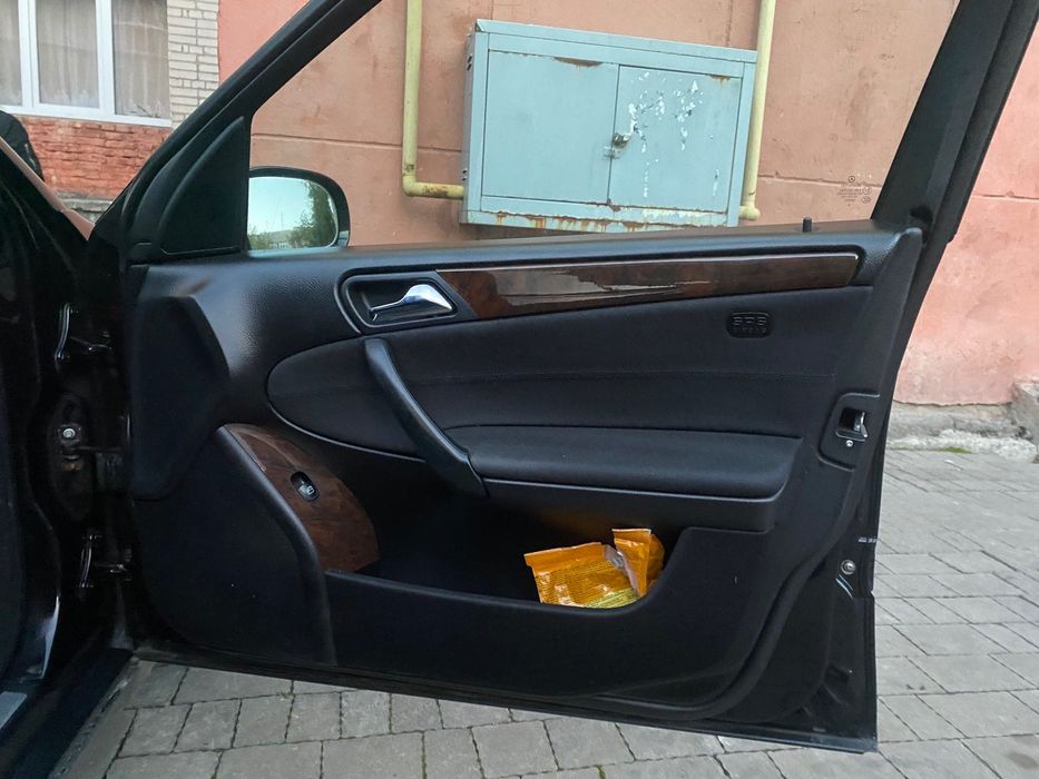 Мерседес. С-200 компресор